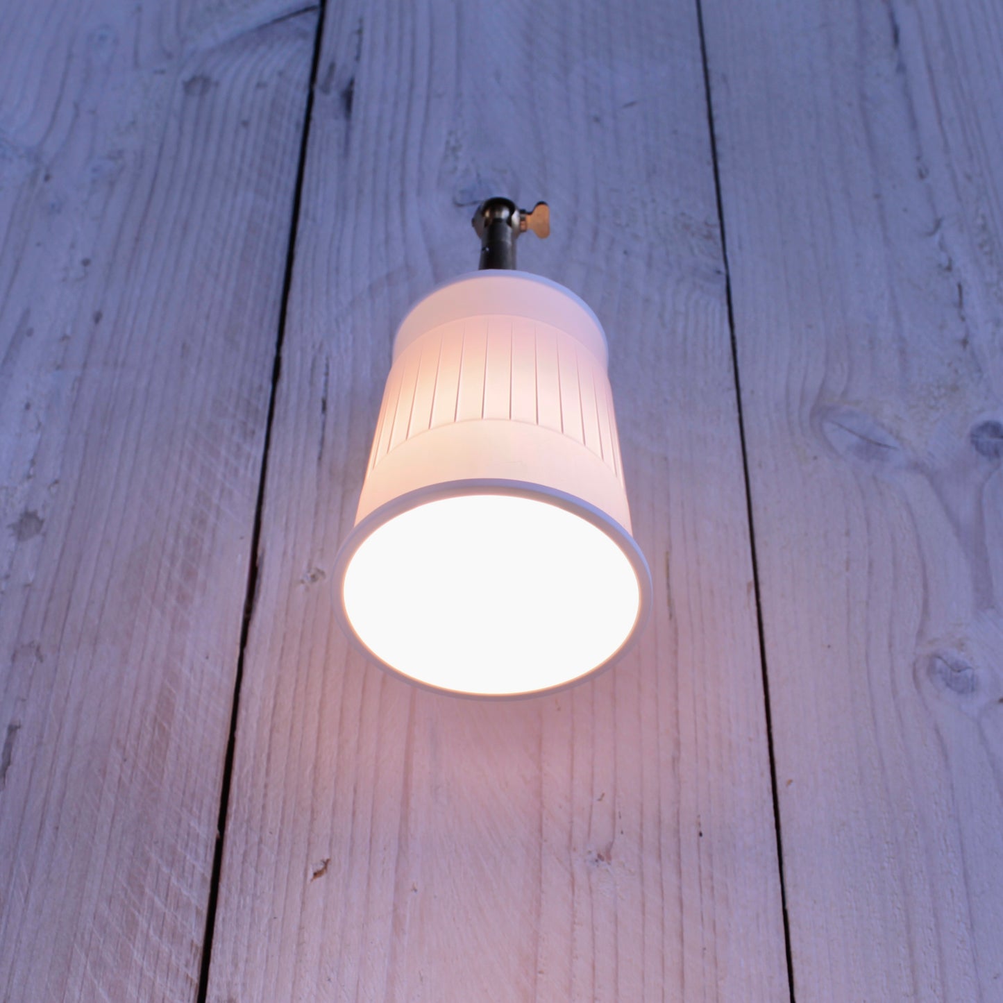 Noodle wall lamp with tilt